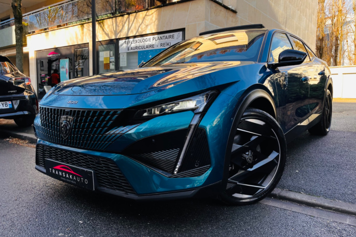PEUGEOT 408