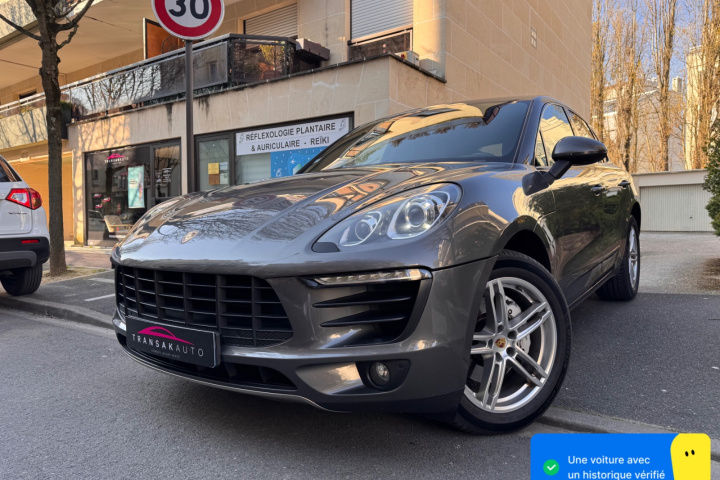PORSCHE MACAN