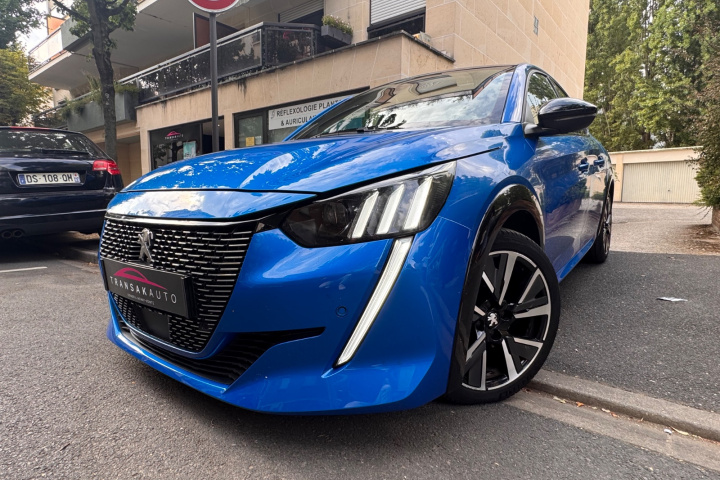 PEUGEOT 208
