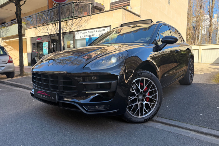 PORSCHE MACAN